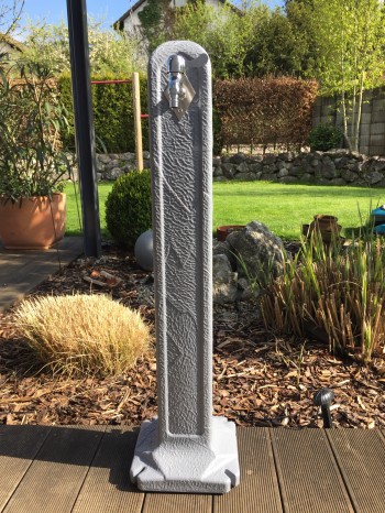 Zapfsäule anthrazit